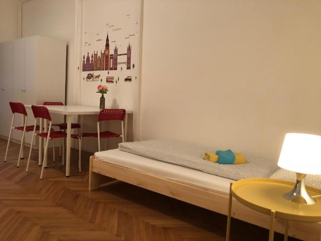 Apatrhostel Brno Бърно Екстериор снимка