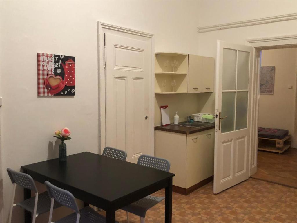 Apatrhostel Brno Бърно Екстериор снимка
